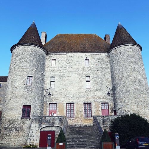 Le château de Nemours où Valérie Colas des Francs a son atelier